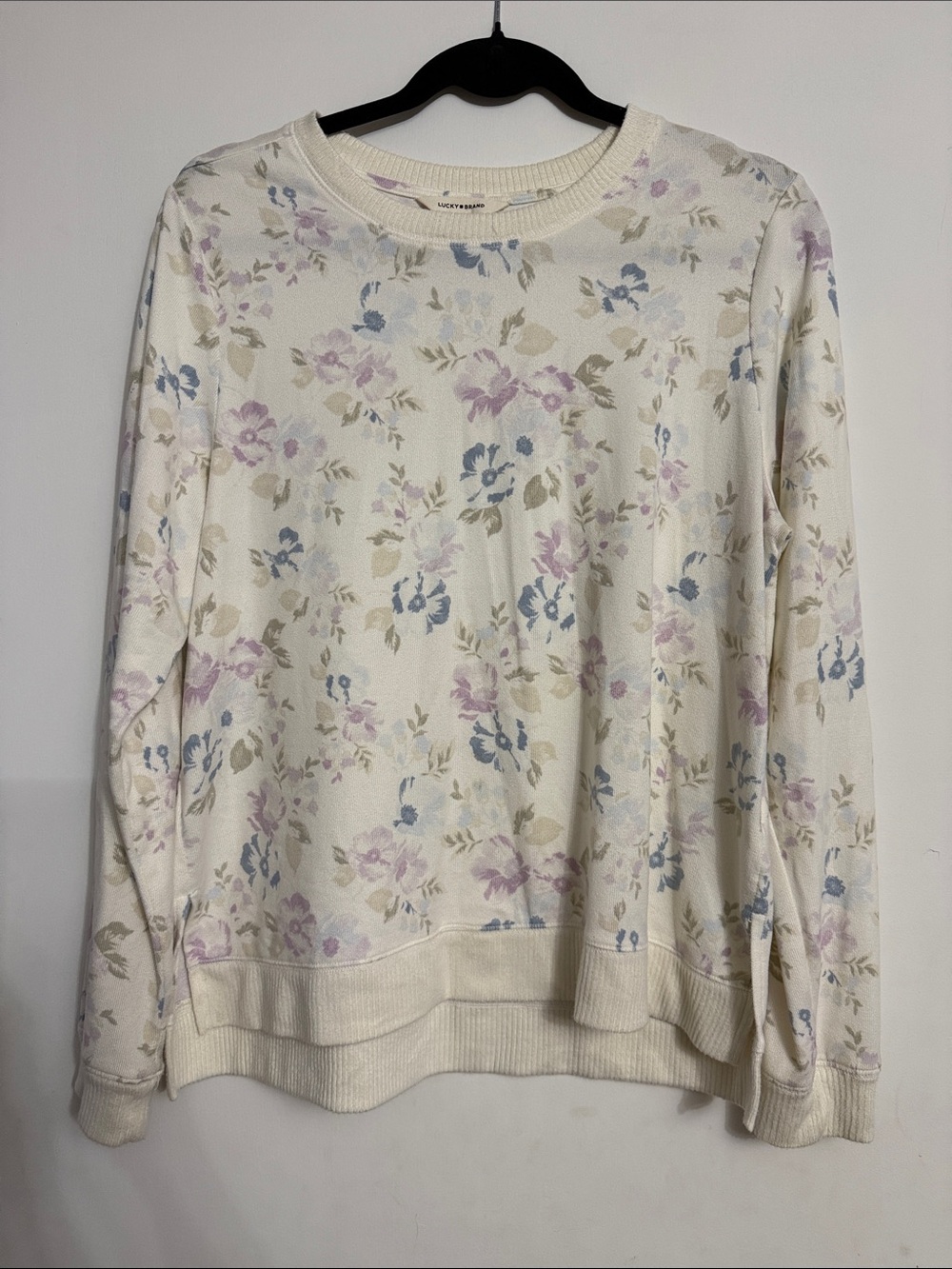 Lucky Brand large L top sweater shirt so soft! Great for fall